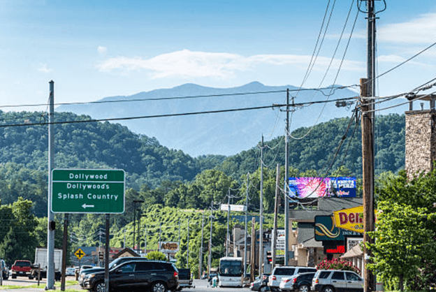 Investing in Commercial Real Estate in the Great Smoky Mountains: Why Amo Realty is Your Ideal Partner